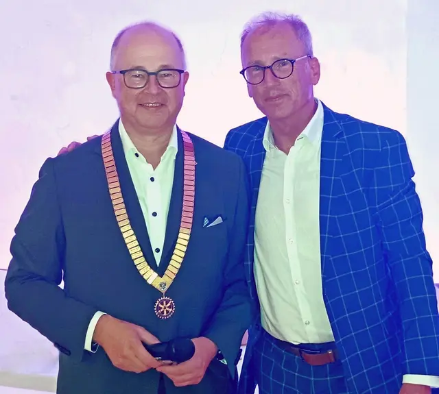 Jürgen Riexinger (l.), der neue Präsident des Rotary Clubs Offenburg-Ortenau, und sein Vorgänger Manfred Münch | Foto: Rotary Club Offenburg-Ortenau