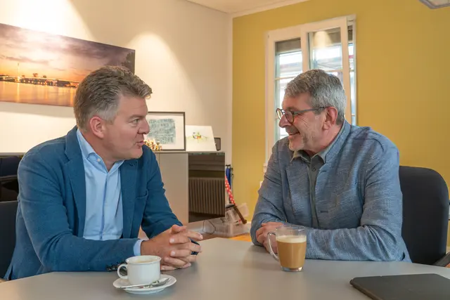 Diskutieren die Grenzkontrollen: Europa-Abgeordneter Andreas Schwab (CDU) und der Kehler Oberbürgermeister Wolfram Britz. | Foto: Stadt Kehl