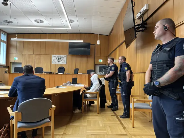 Der Angeklagte, der am 11. Februar eine 37-jährige Psychotherapeutin getötet haben soll. Der Prozess hat am Dienstag begonnen. | Foto: gro