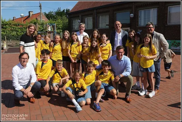 Beim Besuch in Oosterzele erhielten Oberbürgermeister Gregor Bühler und der frühere Oberkircher Bürgermeister Willi Stächele, heute Vorsitzender des Europa-Ausschusses im Landtag, Einblicke in Bildungseinrichtungen und kommunale Angebote.  | Foto: Danny De Lobelle