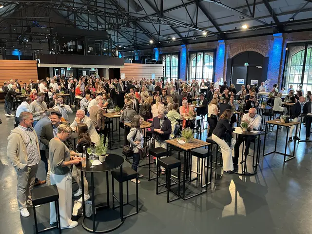 Die Offenburger Reithalle füllt sich, das Sommerfest war gut besucht. | Foto: gro