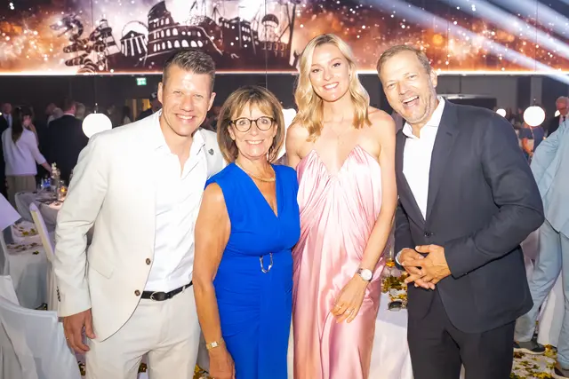 Patrick Ittrich (v. l.), Marianne Mack, Miriam Höller und Mario Barth  | Foto: Europa-Park