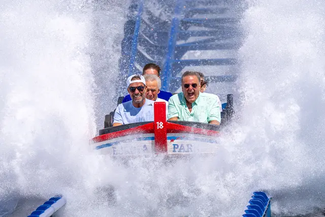 Jürgen Klopp mit Familie Mack in der Wasserachterbahn "Poseidon" | Foto: Europa-Park
