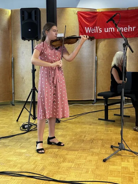 Tabea Dewald erhielt für ihre herausragenden Leistungen beim Regionalwettbewerb einen Sonderpreis. | Foto: Landratsamt