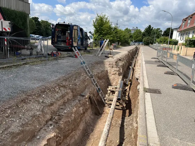 Derzeit wird eine Hochdruckgasleitung in der Straße Im unteren Angel verlegt. | Foto: gro