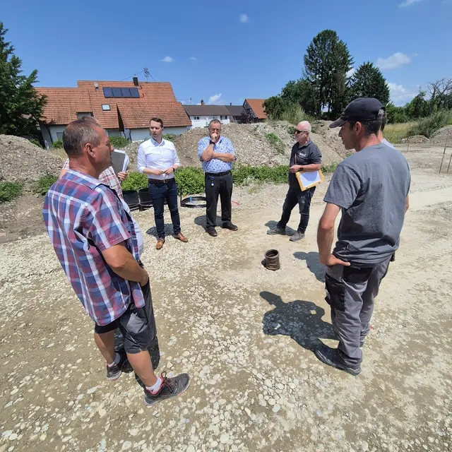 Im Neubaugebiet "Ziegelgarten" im Schwanauer Ortsteil Nonnenweier entstehen auf rund 2,3 Hektar insgesamt 26 Einzelhäuser und zwei Mehrfamilienhäuser mit jeweils sechs Wohneinheiten. | Foto: Gemeinde Schwanau