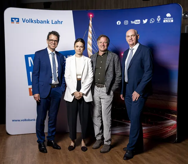 Neuzugänge im Aufsichtsrat: Silke Mutz sowie Markus Wöhrle, eingerahmt von den Vorständen Pete Rottenecker (links) und Reiner Richter | Foto: Jigal Fichtner