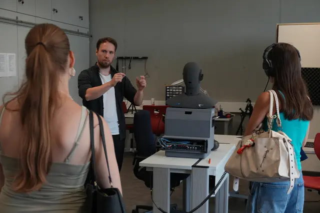 Die Schülerinnen erlebten einen abwechslungsreichen Labortag. | Foto: Hochschule Offenburg