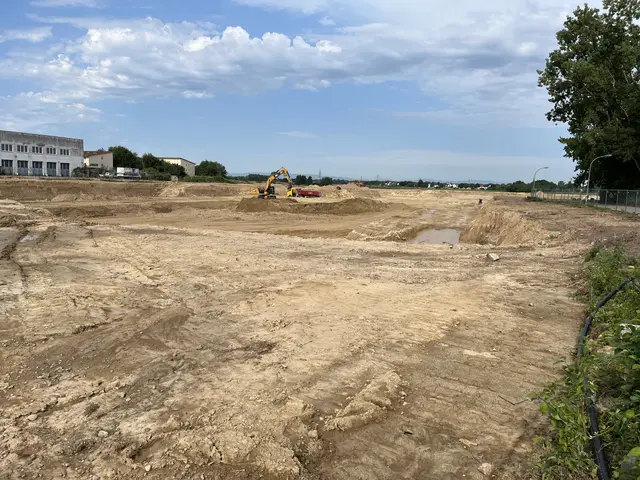 Im Augenblick laufen auf der Baustelle in Offenburg die vorbereitenden Arbeiten. | Foto: gro