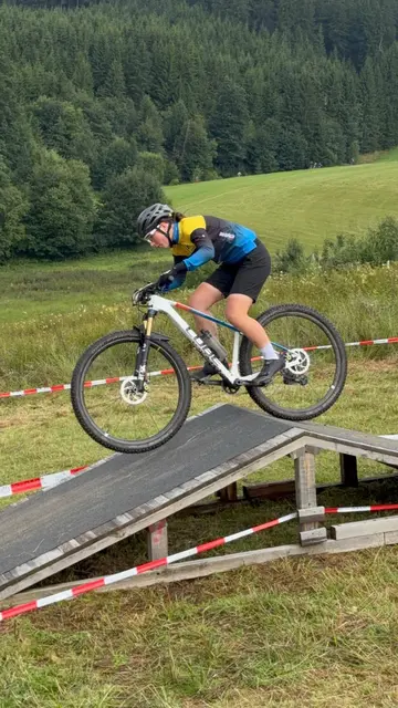 Annika Bohn fuhr zwei souveräne Läufe in Urach und gewann das Rennen. Sehr starke Leistung!