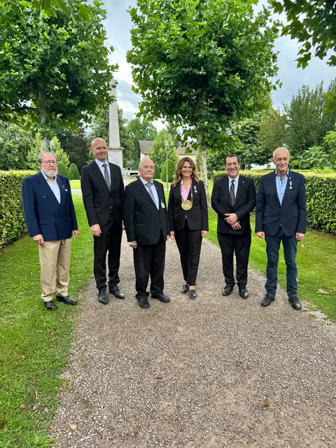 Von links: Dr. Hubert Lang, Botschafter a. D., Dr. Sebastian Dörfler, Wissenschaftlicher Mitarbeiter - Haus der Geschichte, Pierre Caudrelier, Honorar-General-Delegierter, Dijana Opitz, Bürgermeisterin, Gael de Maisonneuve, Generalkonsul, Rudi Retsch, Vorsitzender des Vereins für Kultur-& Heimatgeschichte | Foto: Gemeinde Sasbach