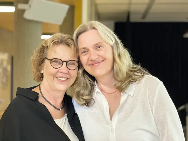 B. Trusch mit Schulleiterin Dr. C. Seebeck