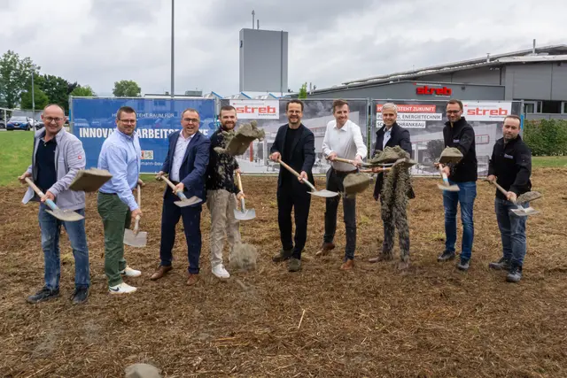 Michael Hägle (v. l.), Daniel Gebhard, Markus Bruder, Lukas Bruder, Marco Steffens, Matthias Dierle, Jochen Berger, Jonathan Hansmann und Jonas Walter  | Foto: Friedrich Streb GmbH