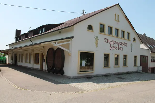 Wenn das Gebäude der Winzergenossenschaft Fessenbach umgebaut wird, soll ein Veranstaltungsraum entstehen. Dafür gibt es nun eine Förderzusage aus dem LEADER-Programm.  | Foto: gro