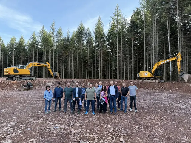 Der Durbacher Gemeinderat besucht die Baustelle des Windparks auf der Hummelsebene. | Foto: Windparkgesellschaft