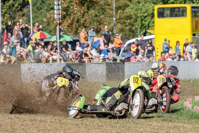 Knisternde Spannung herrscht bei den Seitenwagenrennen bei den Race Days des MSC Berghaupten. | Foto: Goffelmeyer