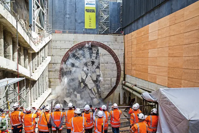 Durchbruch in Neuseeland: Das Waterview Connection-Projekt in Auckland ist Neuseelands größtes Straßenbauprojekt und Teil der Western Ring Route. Es umfasst den Bau von zwei 2,4 km langen Straßentunneln und die Verbindung der State Highways 20 (Southwestern Motorway) und 16 (Northwestern Motorway). Das Projekt soll den Verkehr in Auckland entlasten und die Reisezeiten verkürzen, indem es eine zweite Route um das Stadtzentrum herum bietet.  | Foto: Herrenknecht AG