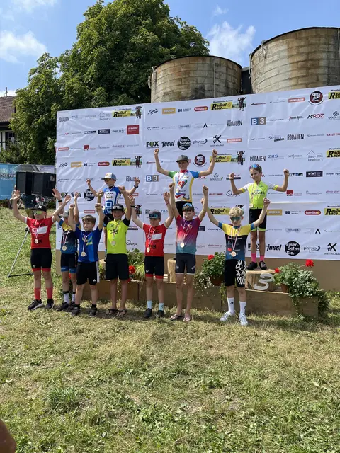 Samuel Armbruster 2. von links fuhr mit Platz 10 noch in die Top Ten. Mats Keller 2. von rechts war auf Platz 8.
