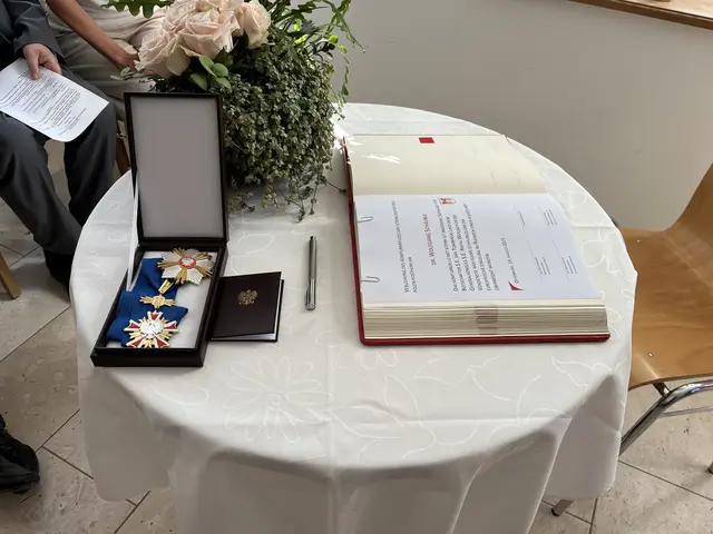 Posthume Verleihung des Verdienstordens in der Stufe Komturkreuz an den Offenburger Ehrenbürger Dr. Wolfgang Schäuble | Foto: gro