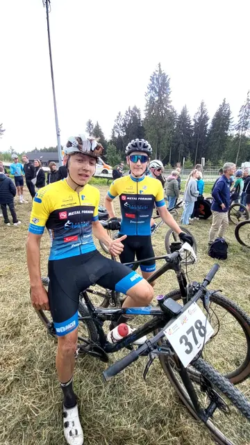 Tim Welte links und Karol Olszowiec rechts bei der Bundesliga in Winterberg.