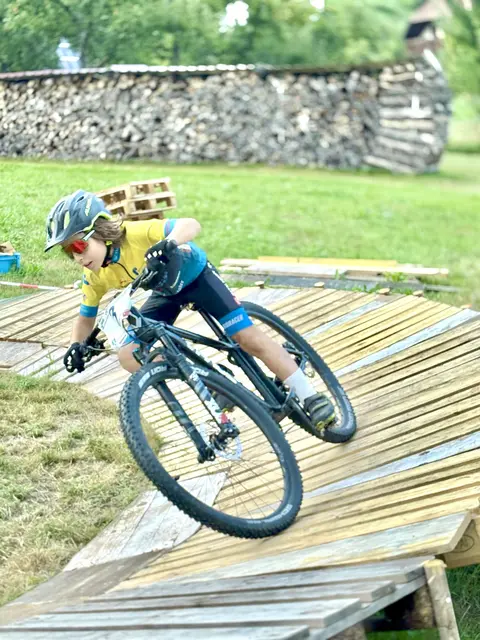 Mio Welte in der Steilkurve.