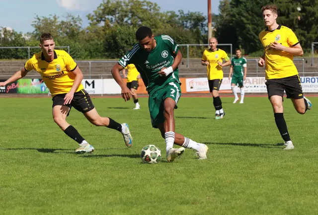 Lucas Meyer (in grün) erzielte für den Kehler FV in der ersten Halbzeit nach guter Vorarbeit von Elyes Bounatouf das 1:0. | Foto: Fissler