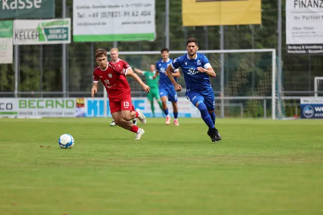 Wie hier Oberacherns Kapitän Nico Huber (rechts) hatte der SVO in Villingen meist das Nachsehen. | Foto: Breithaupt