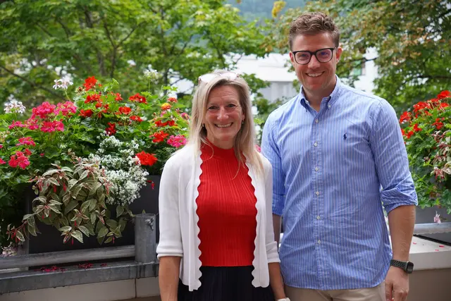 Renchens neue Bürgermeisterin Stephanie Bartsch (links) besuchte Oberbürgermeister Gregor Bühler im Oberkircher Rathaus zum Austausch über die kommunale Zusammenarbeit.  | Foto: Denise Burkart/Stadt Oberkirch