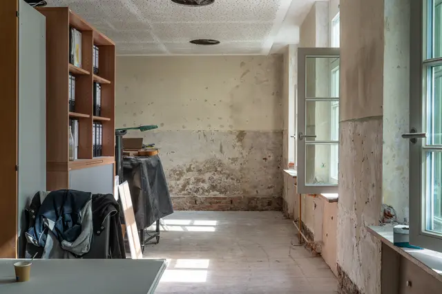 Der Umbau ist anspruchsvoll: Strenge Denkmal- und Brandschutzvorgaben müssen berücksichtigt werden, während gleichzeitig die baulichen Überraschungen eines historischen Gebäudes gemeistert werden. | Foto: Stadt Kehl/Annette Lipowsky