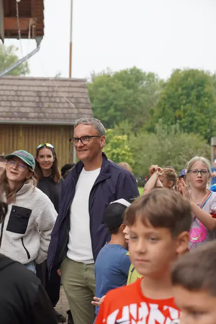Oberbürgermeister Markus Ibert besucht die Kinder und Betreuer der Stadtranderholung auf dem Langenhard. | Foto: Stadt Lahr