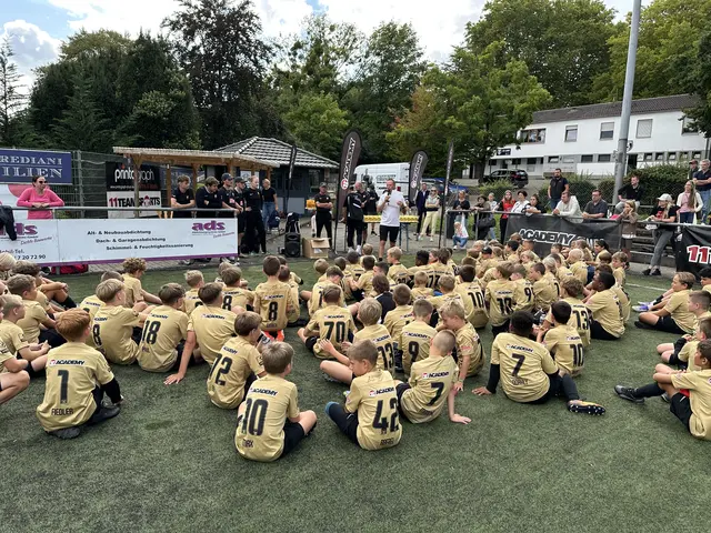 Ex-Profi Maik Franz kickte mit den insgesamt 96 Kindern bei der 11teamsports Academy-Camp in Lahr. | Foto: SC Lahr