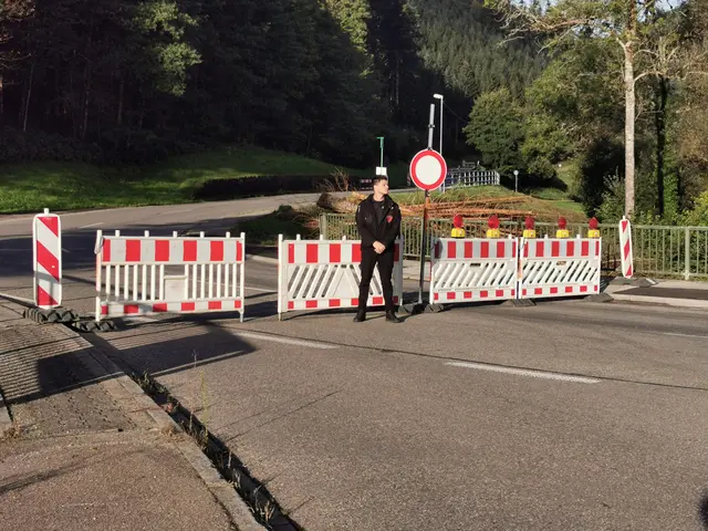 Ein Sicherheitsunternehmen beaufsichtigt die Baustelle. | Foto: Stadt Hornberg