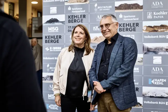 Kulturstaatssekretär Arne Braun und Künstlerin Gabriele Engelhardt | Foto: Kehl Marketing