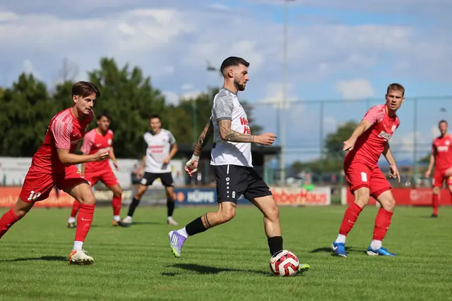 Beim SV Linx (weißes Trikot) läuft es nicht rund. | Foto: CB