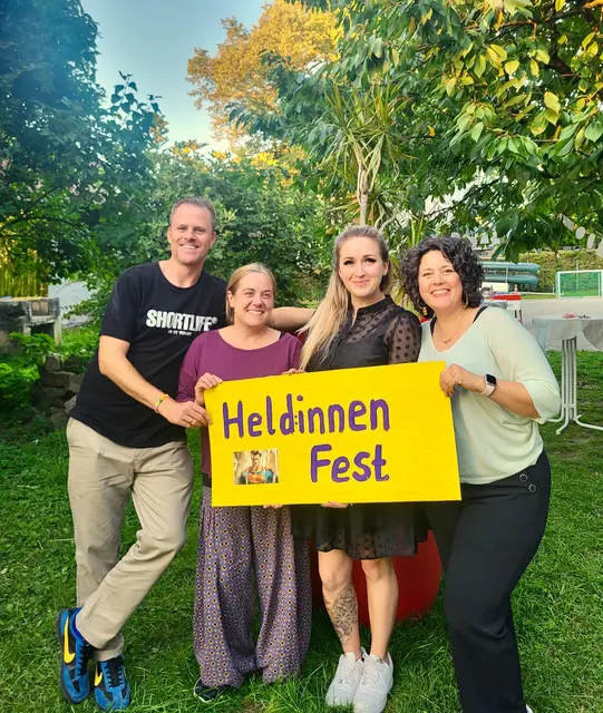 "Held:innenfest" im Kehler Haus der Jugend: Felix Neumann (v. l.), Lea Javelot, Katja Oser  und Annette Ozong | Foto: Felix Neumann DW Ortenau