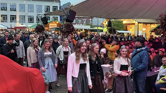 Einzug der Weinhoheiten beim Ortenauer Weinfest | Foto: gro