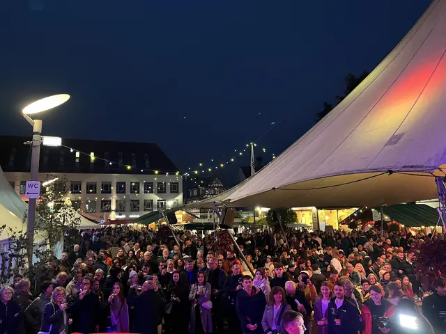 Das Weinfest war am Freitabend gut besucht. | Foto: gro