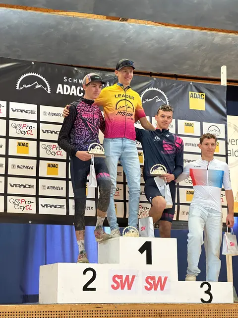 Jonathan Huber konnte sich das Leader Trikot erkämpfen mit Platz 1 in Waldmössingen, top Ergebnis!