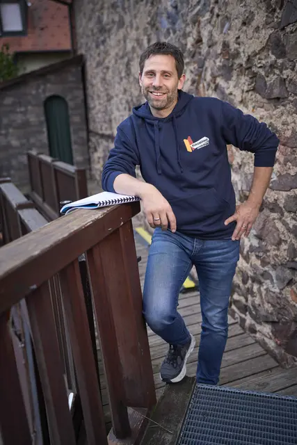 Die Proben laufen auf Hochtouren. Am Samstag 18. Oktober, ist Premiere des Stücks "Alle sieben Wellen". Thomas Wiegert spielt in dem Stück den Leo Leike. Weitere Termine und Informationen gibt es unter burgbuehne.com. | Foto: Michael Bode