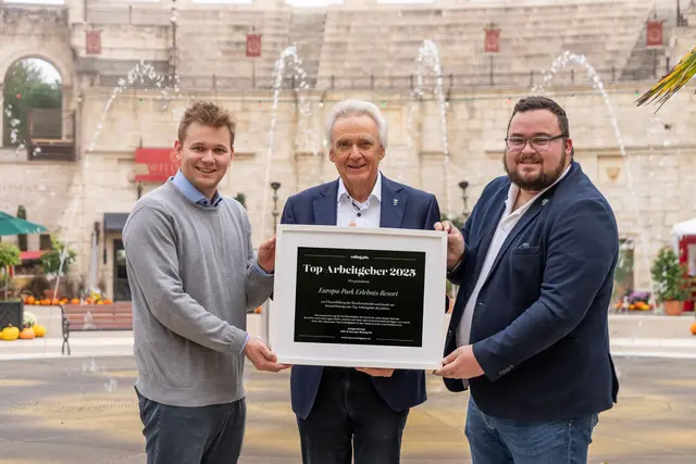 Frederik Mack (Direktor Human Resources), Jürgen Mack (Inhaber Europa-Park) und Jan-Luca Bachmann (stellvertretender Direktor Human Resources) | Foto: Europa-Park