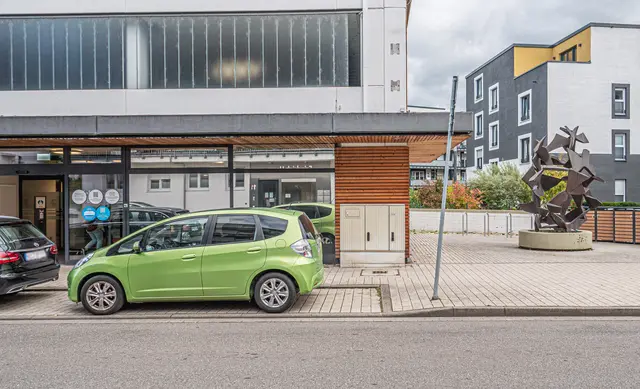 Kürzlich im Beirat für Menschen mit Beeinträchtigungen beschlossen: Der Bürgerservice mit Ausländerbüro in der Großherzog-Friedrich-Straße erhält barrierefreie Parkmöglichkeiten.
| Foto: Gabriele Dasch/Stadt Kehl