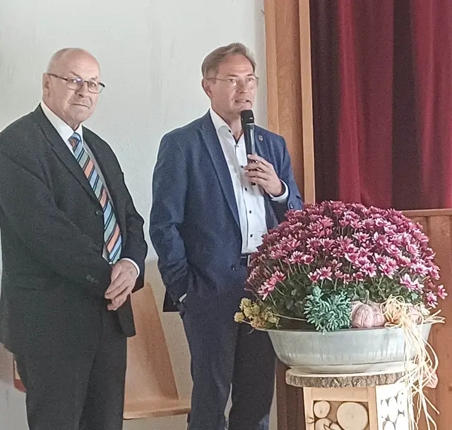 Der Bermersbacher Ortsvorsteher Manfred Armbruster (links) und Bürgermeister Sven Müller | Foto: Stadt Gengenbach