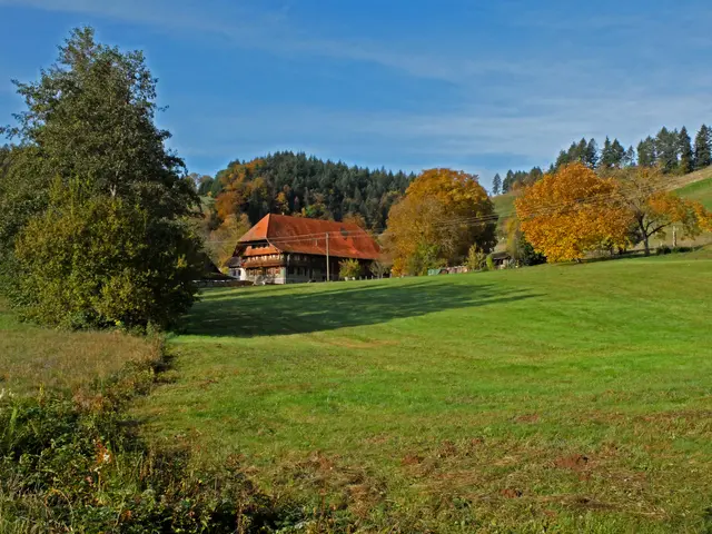 Herbstliche Landaschaft und alte Bauernhöfe immer ein ideales Fotomotiv. | Foto: Alfred Schramm