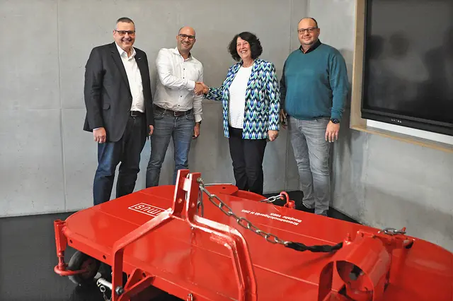 Verkauf der Marke humus an die HAR-Gruppe
v.l.n.r.: Uwe Meißner, Holger Wössner, Carmen Gotterbarm, Roderich Gotterbarm | Foto: Har-Gruppe