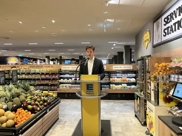 Dr. Maximilian Kohler begrüßt die Gäste. | Foto: gro