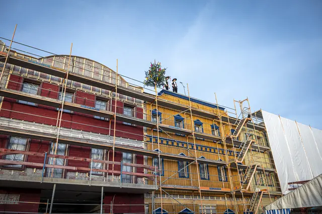 Mit einem traditionellen Zimmermannsspruch wurde das Richtfest gefeiert. | Foto: Europa-Park