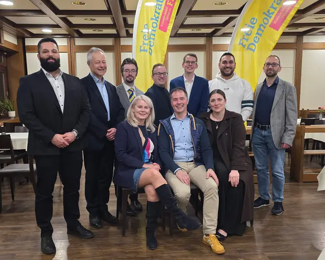 Der FDP-Kreisvorsitzender Johannes Baier (Mitte sitzend) und sein Team. | Foto: FDP Ortenau