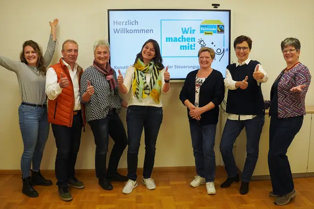 Die Steuerungsgruppe Fairtrade-Stadt Oberkirch bei ihrer konstituierenden Sitzung (v. l. n. r.): Denise Burkart, Achim Huber, Ulrike Ebert-Huber, Nadine Meier, Tanja Braun, Ulrike Erdrich und Erika Kimmig | Foto: Stadt Oberkirch