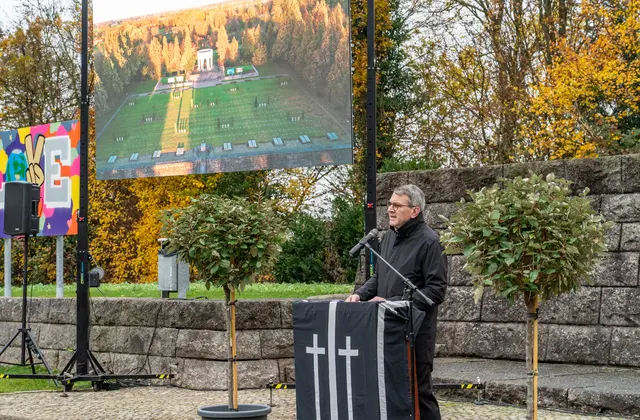 Der Kehler Oberbürgermeister Wolfram Britz bei seiner Rede am Volkstrauertag | Foto: Stadt Kehl