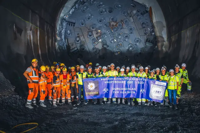 Die stolzen Mineure nach „Lilias“ Durchschlag in der Oströhre des Bauabschnittes H41 Sillschlucht-Pfons | Foto: BBT SE